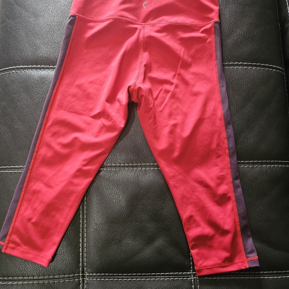Zyia Capri Red Gray Size Medium - Picture 2 of 3